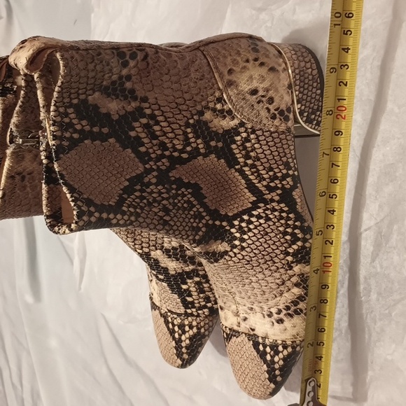 Massimo Dutti Beige and Black Snakeskin Ankle Boots - Picture 10 of 17